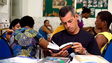 Educação no Brasil está longe de alcançar as metas da Agenda 2030, mas iniciativas e projetos podem ajudar a melhorar o cenário