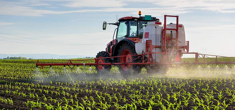 Máquina de pulverização agrícola. Foto: Adobe Stock